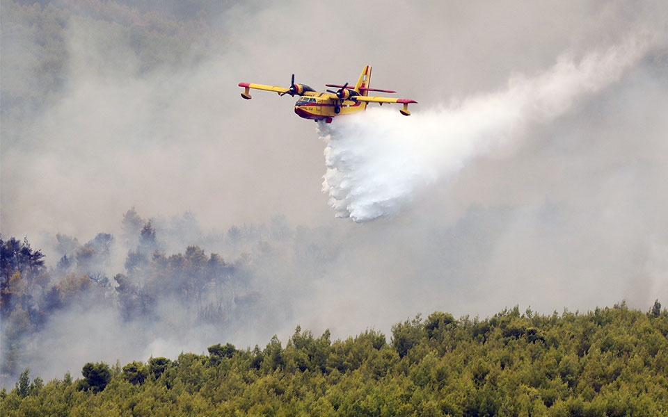 πύργος-σε-εξέλιξη-η-φωτιά-σε-δασική-έκτ-561943168