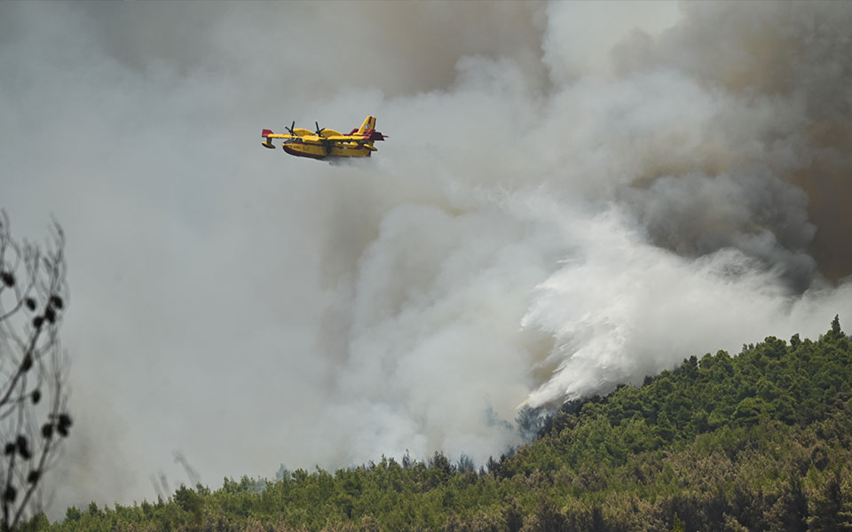 φωτιά-τώρα-σε-κορινθία-και-άραξο-561941653