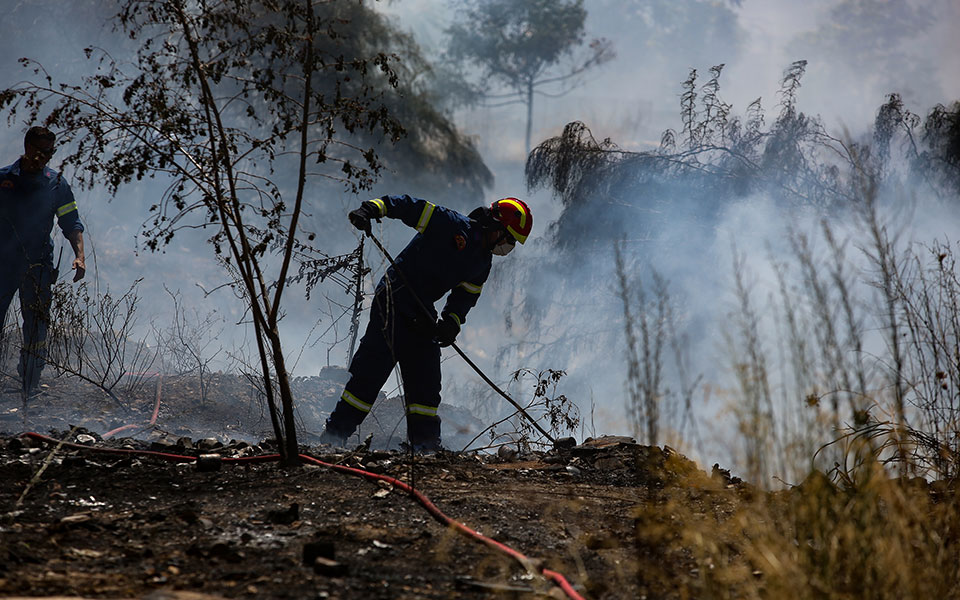 υπό-μερικό-έλεγχο-η-πυρκαγιά-στο-κορωπ-561977281