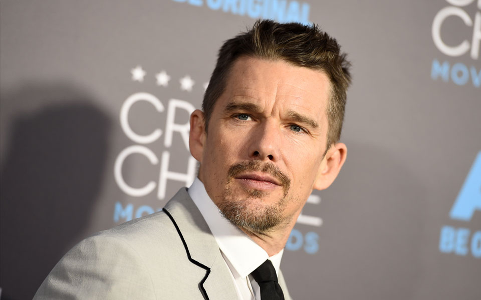 ίθαν-χοκ-η-πρώτη-εικόνα-από-τα-γυρίσματ-561945346