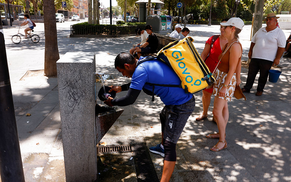 καύσωνας-πλήττει-την-ιβηρική-και-απει-561951487