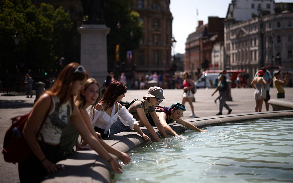 ιστορικός-καύσωνας-στη-βρετανία-έσπ-561963934