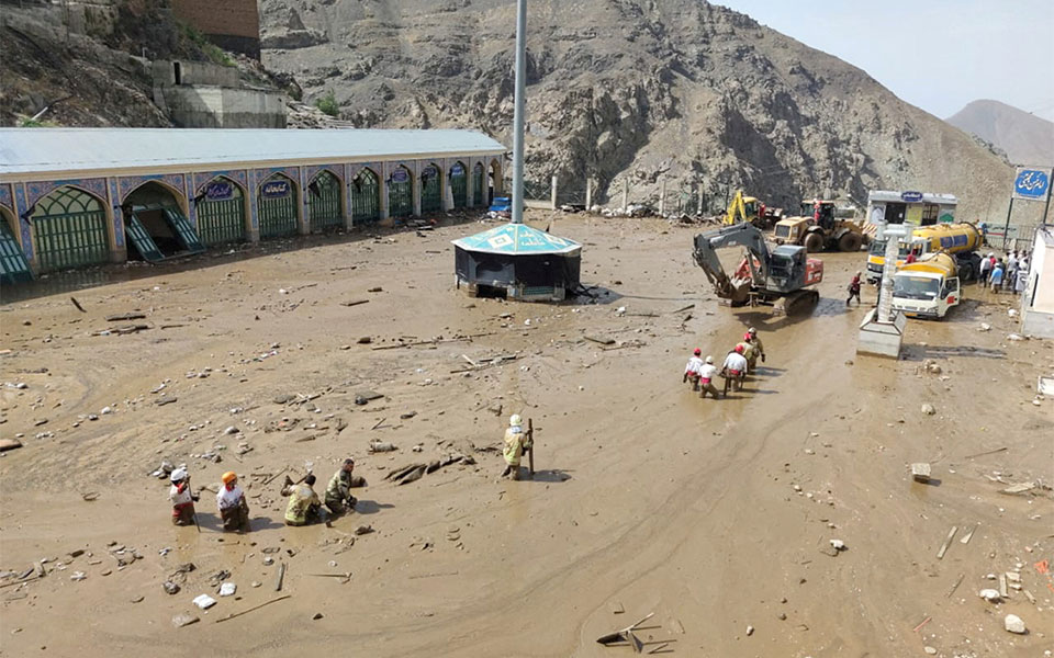 Ιράν: 24 νεκροί από τις σφοδρές πλημμύρες μέσα σε 48 ώρες-2