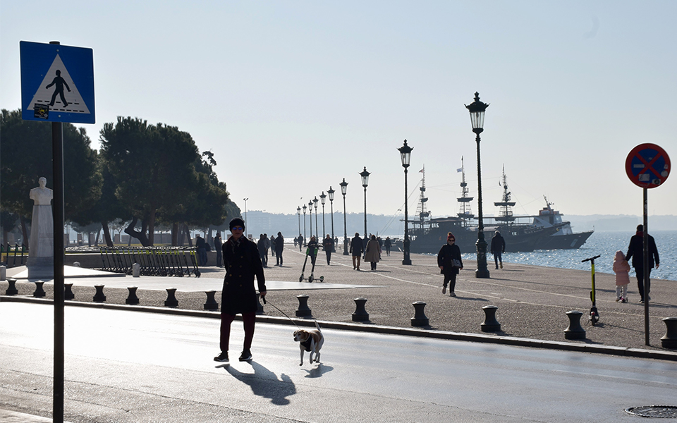 καιρός-ζέστη-με-μελτέμια-561957658