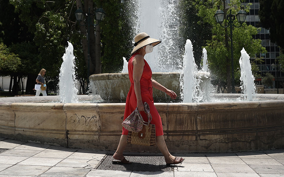 καιρός-συνεχίζονται-οι-υψηλές-θερμοκ-561941338