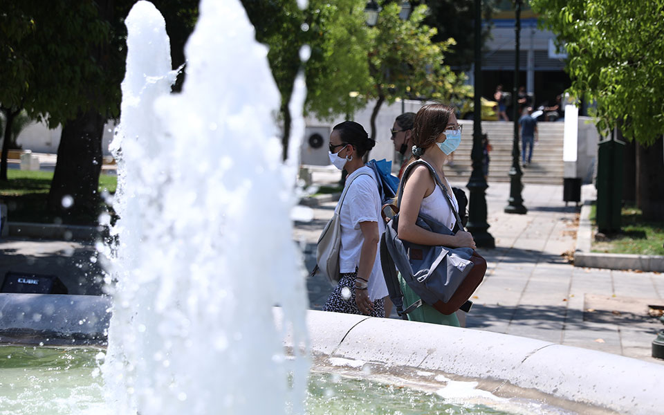 καιρός-ο-υδράργυρος-χτυπάει-κόκκινο-μ-561971086