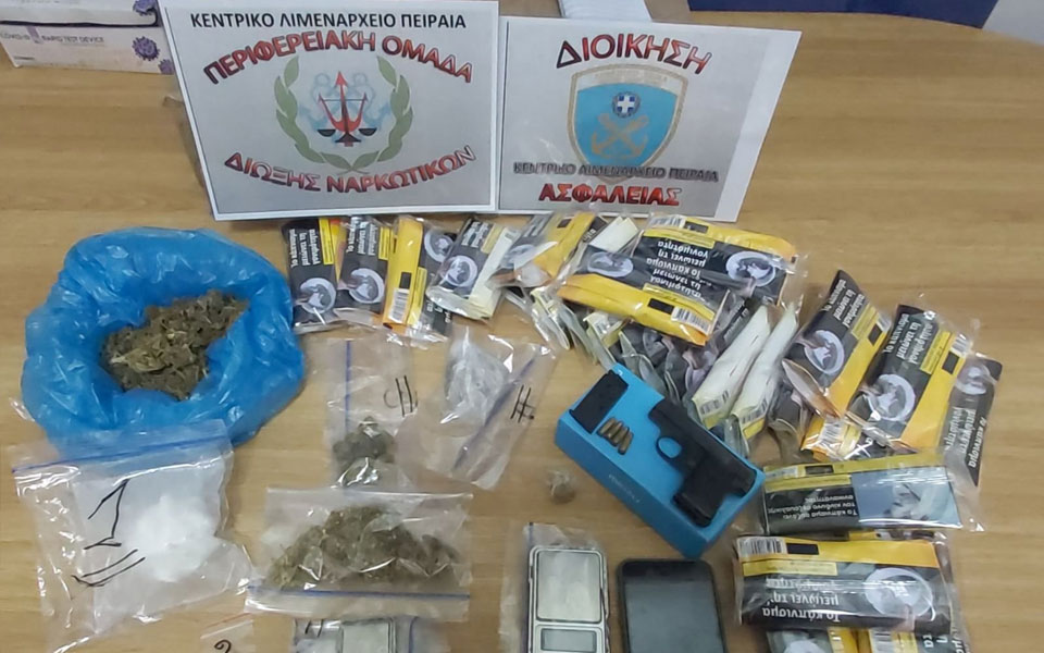 κερατσίνι-χειροπέδες-σε-27χρονο-για-ναρ-561941728