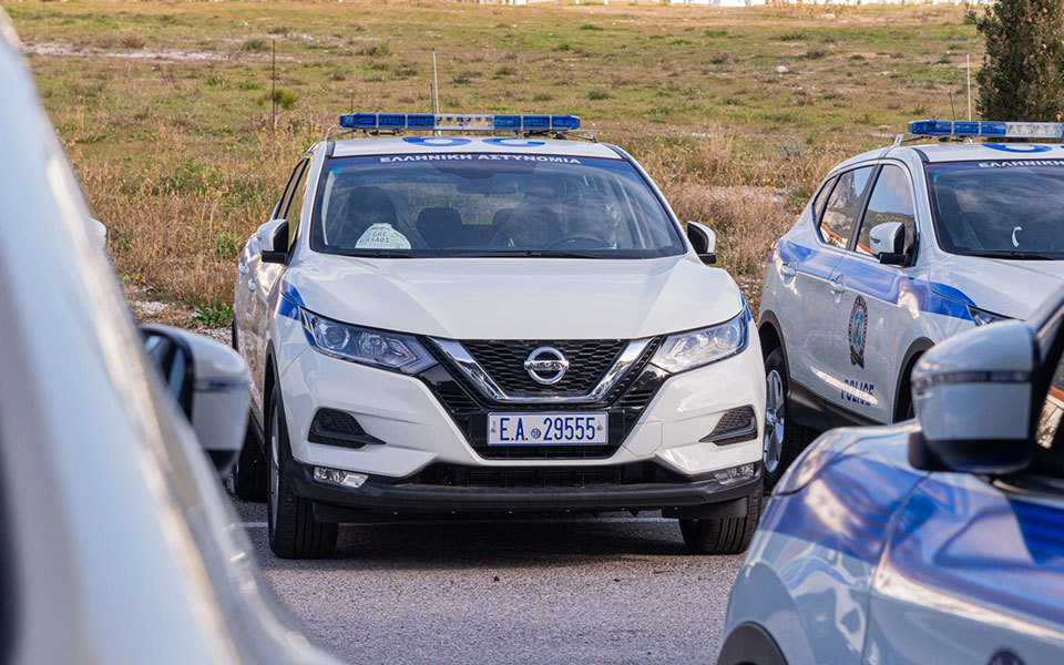 λάρισα-18χρονος-μαχαίρωσε-τον-πατέρα-το-561968899