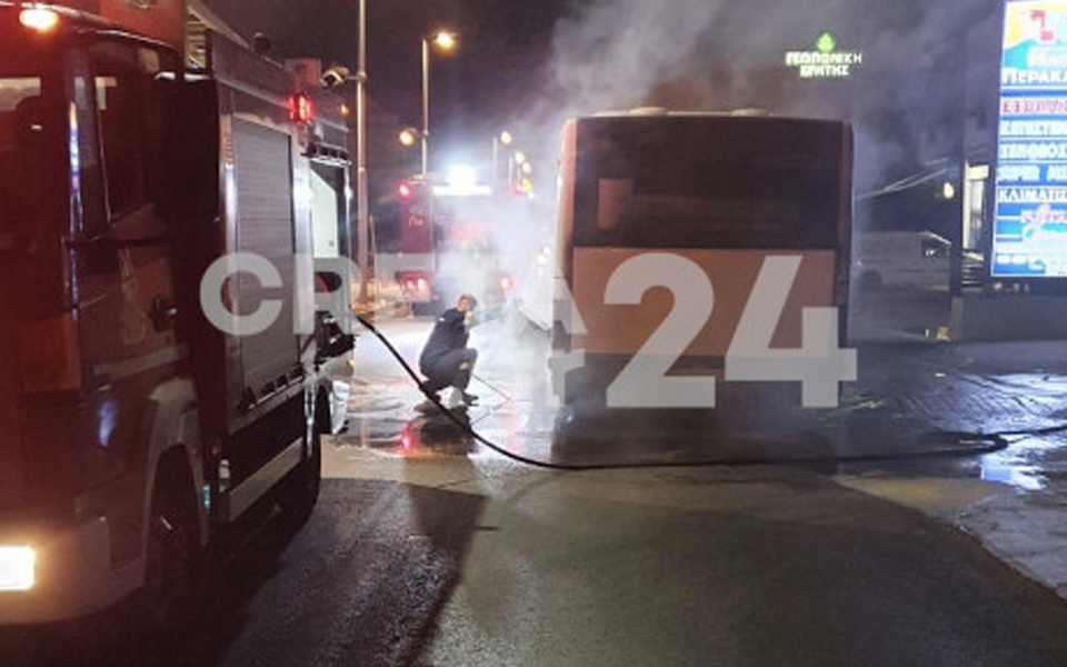 κρήτη-αναστάτωση-από-φωτιά-σε-λεωφορε-561961909