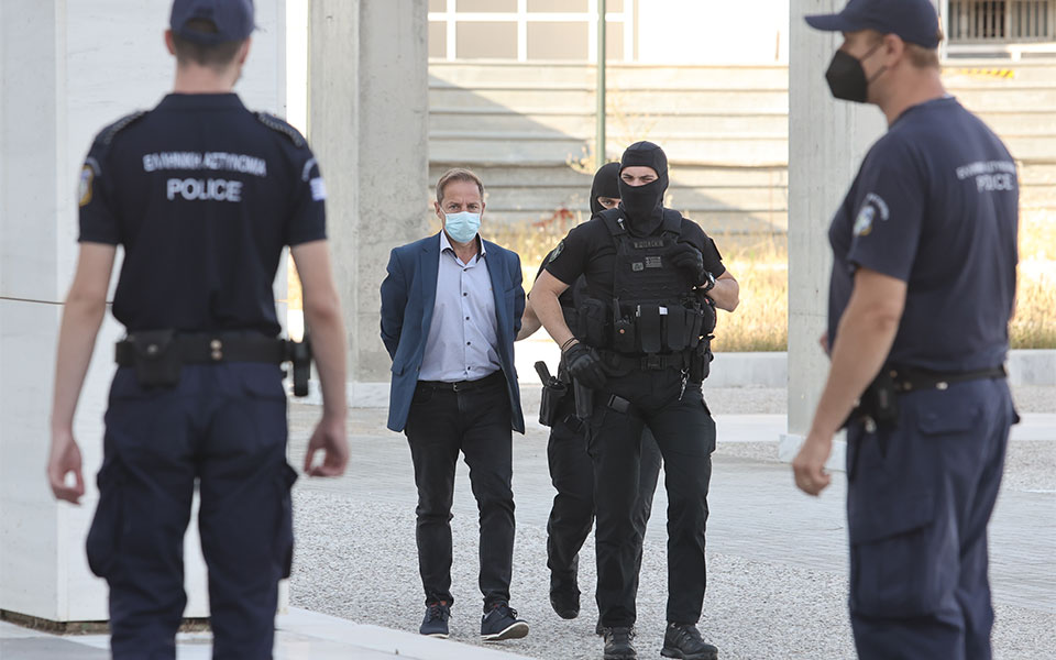 δημήτρης-λιγνάδης-εκτός-φυλακής-με-πε-561954853