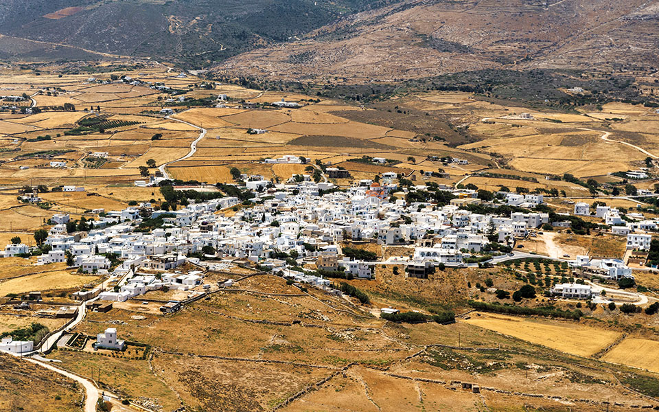 Πάρος: Κοσμοπολιτισμός, αυθεντικά χωριά και παραλίες για όλους-7