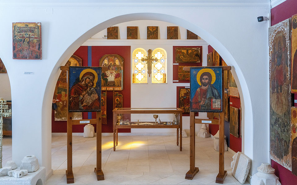 Πάρος: Κοσμοπολιτισμός, αυθεντικά χωριά και παραλίες για όλους-6