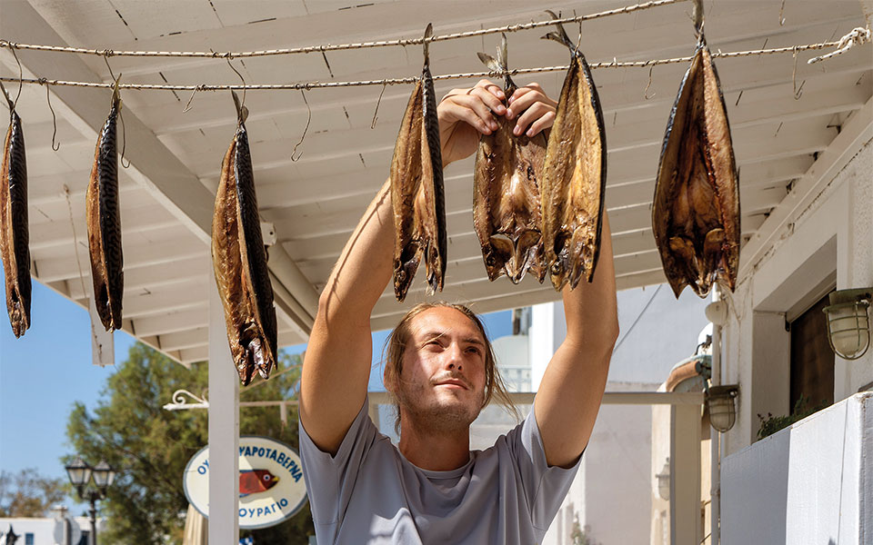 Πάρος: Κοσμοπολιτισμός, αυθεντικά χωριά και παραλίες για όλους-12