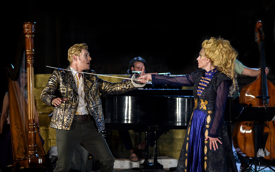 μήδεια-του-μποστ-ένα-έργο-σταθμός-561940006