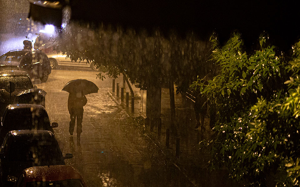 καιρός-επιδείνωση-με-βροχοπτώσεις-561945748
