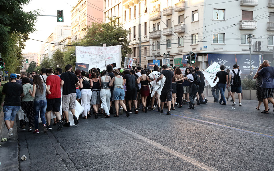 επεισόδια-στο-κέντρο-της-αθήνας-561977488