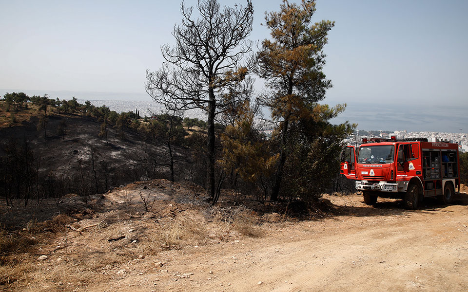 υπό-έλεγχο-η-φωτιά-στο-σέιχ-σου-μια-πρ-561970003