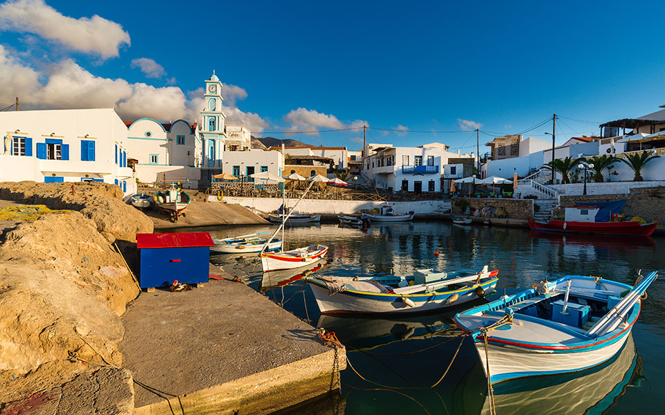 επί-ξυρού-ακμής-για-το-πλοίο-της-άγονης-561954511