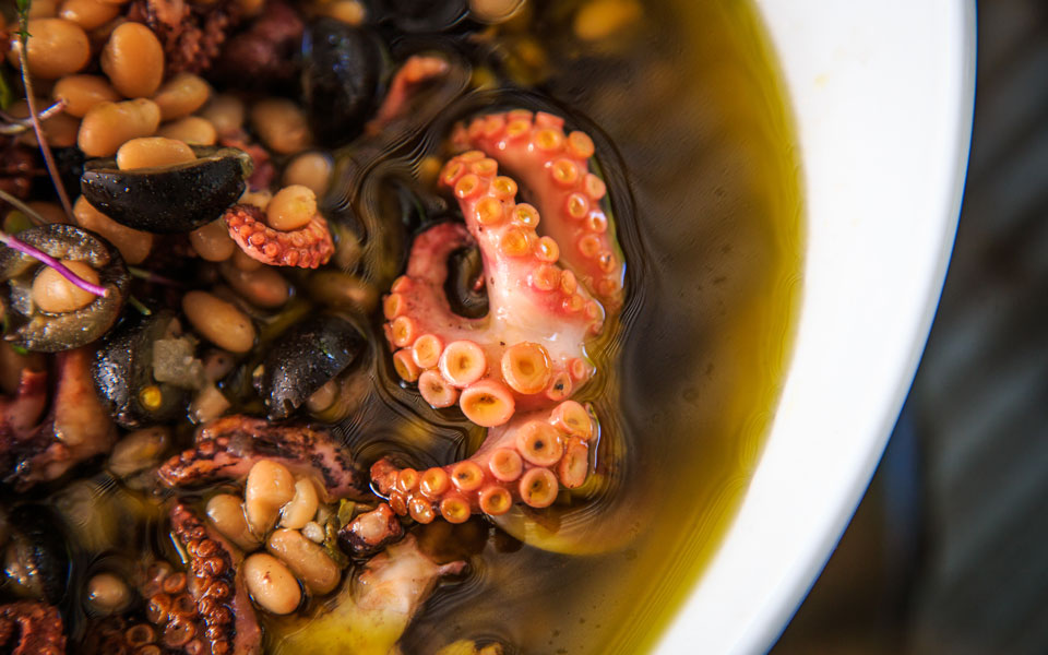 η-ηθική-του-καλοκαιρινού-μεζέ-561939424