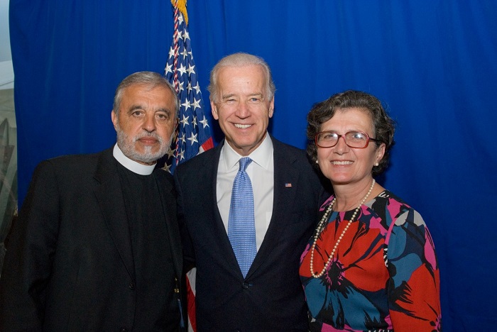 πατήρ-αλέξανδρος-καρλούτσος-ο-τζο-μπά-561936736