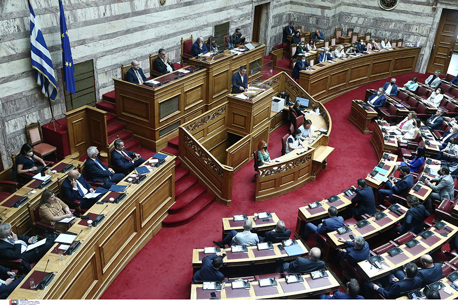 Μητσοτάκης – Τσίπρας: Αντιπαράθεση σε προεκλογικό φόντο-3