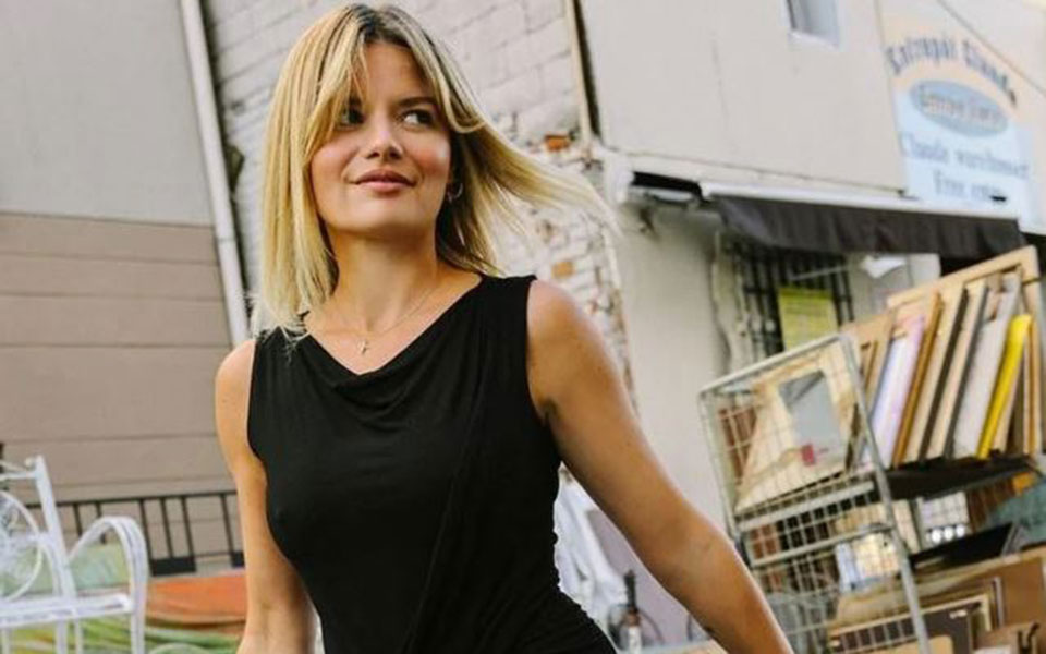 μαύρο-φόρεμα-σανδάλια-το-easy-combo-που-φορού-561981943