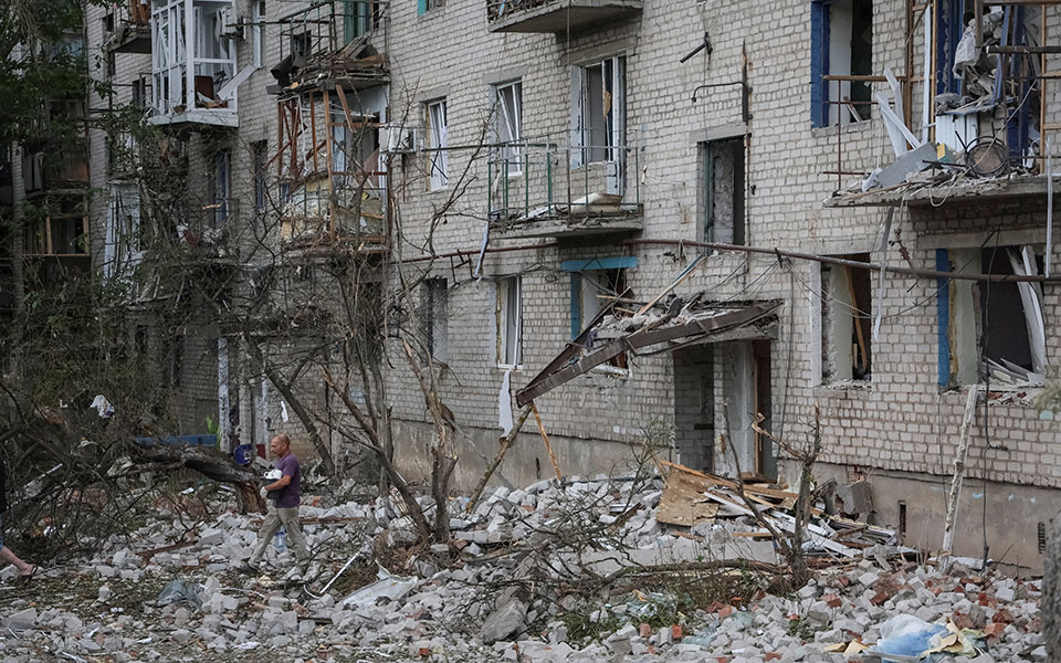 ουκρανία-το-ρωσικό-πυροβολικό-υπερτε-561951376
