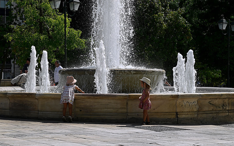 καιρός-ηλιοφάνεια-και-έντονη-ζέστη-τη-561938995