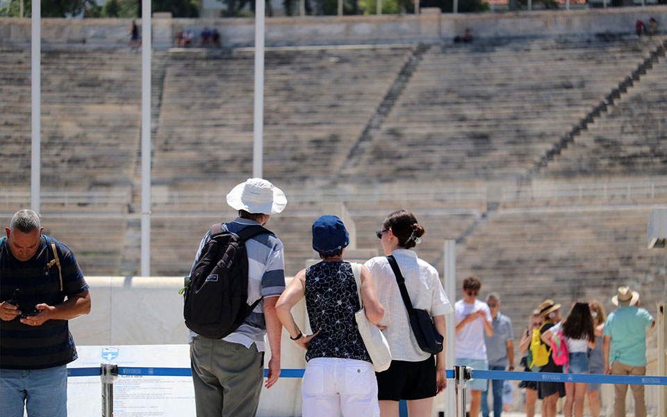 καιρός-σε-υψηλά-επίπεδα-η-θερμοκρασία-561978295