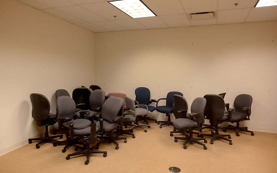 «Εργασιακοί χώροι για ζόμπι»: Η παρακμή των βιομηχανικών πάρκων-2