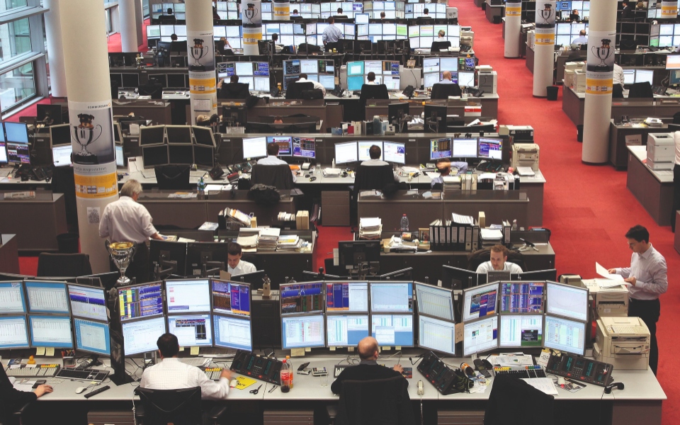 ασπίδα-αλλά-όχι-πανάκεια-οι-παρεμβάσε-561990523