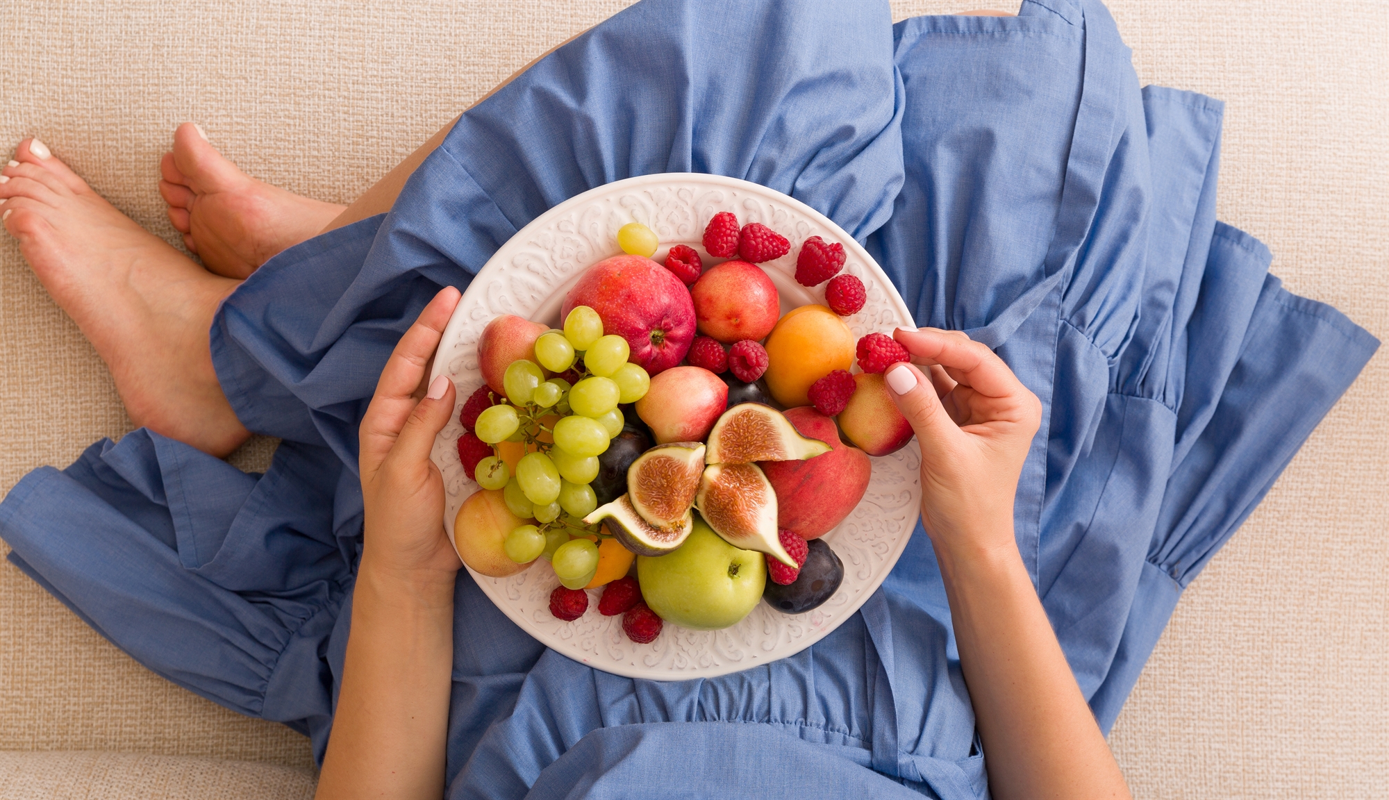 ποια-τρόφιμα-μας-κρατoύν-ενυδατωμένου-562002727