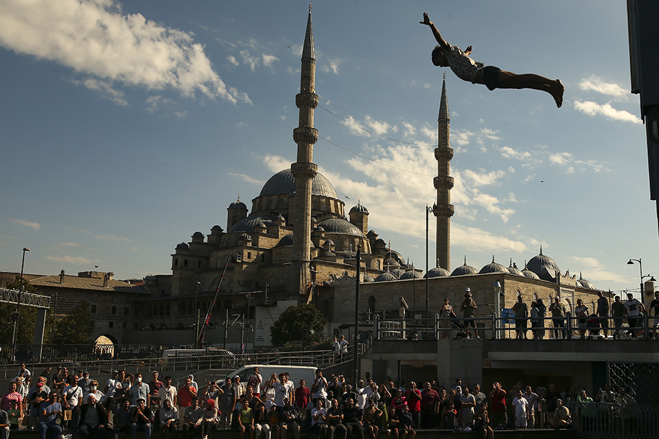 βουτιά-στο-βόσπορο-561995236