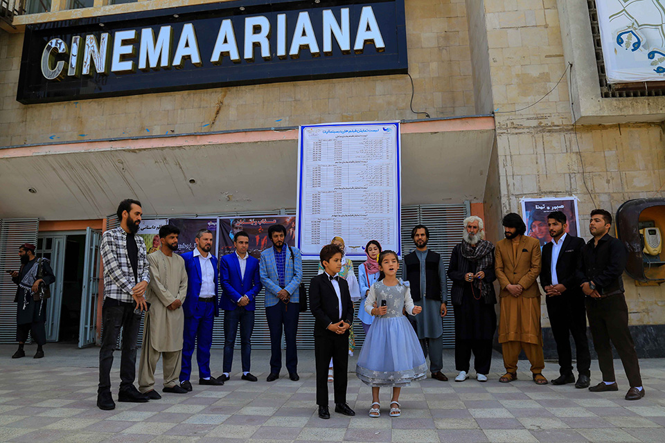 επανεκκίνηση-562019638