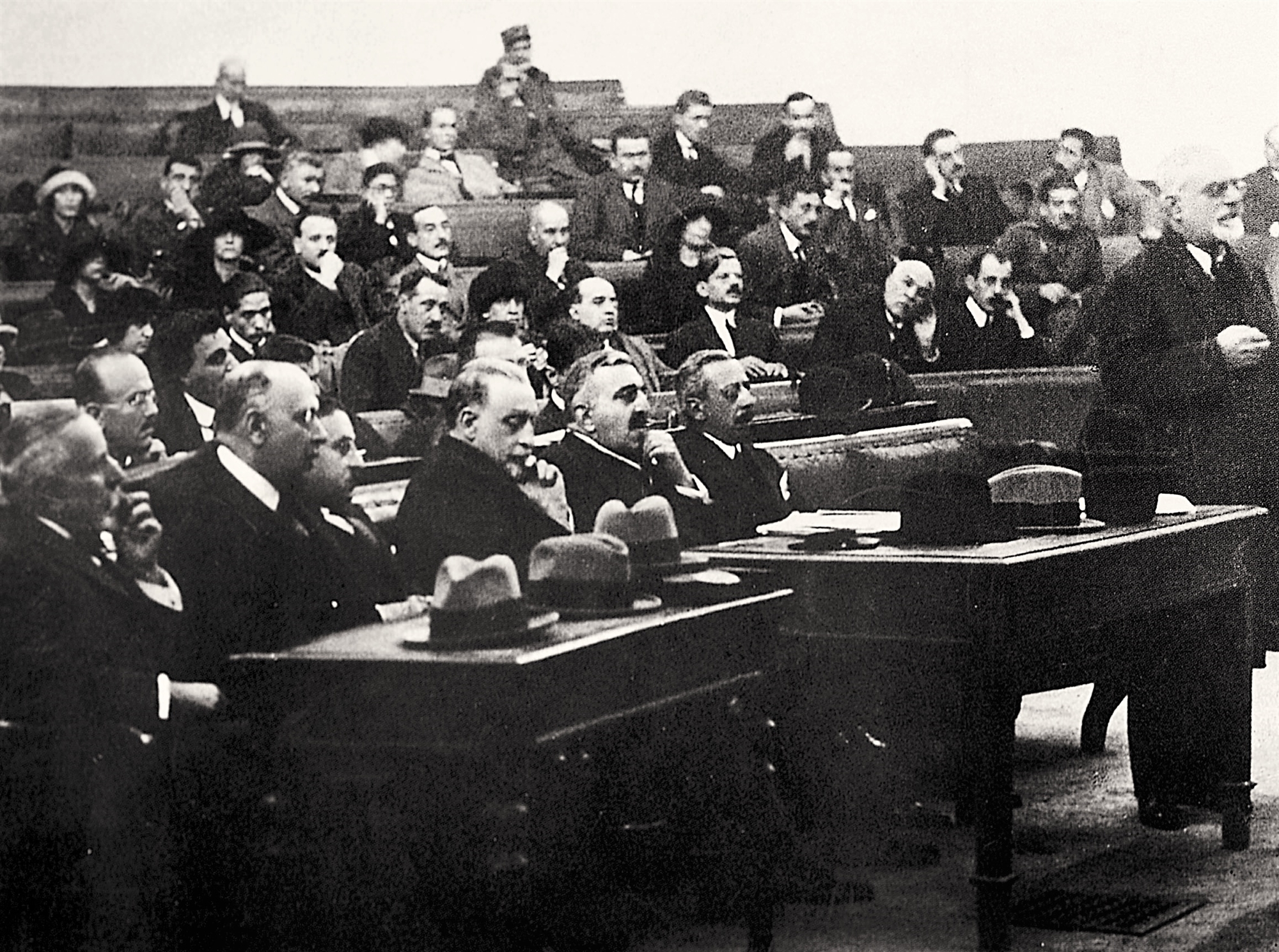 1922-τα-αναπάντητα-ερωτήματα-της-καταστ-562006201