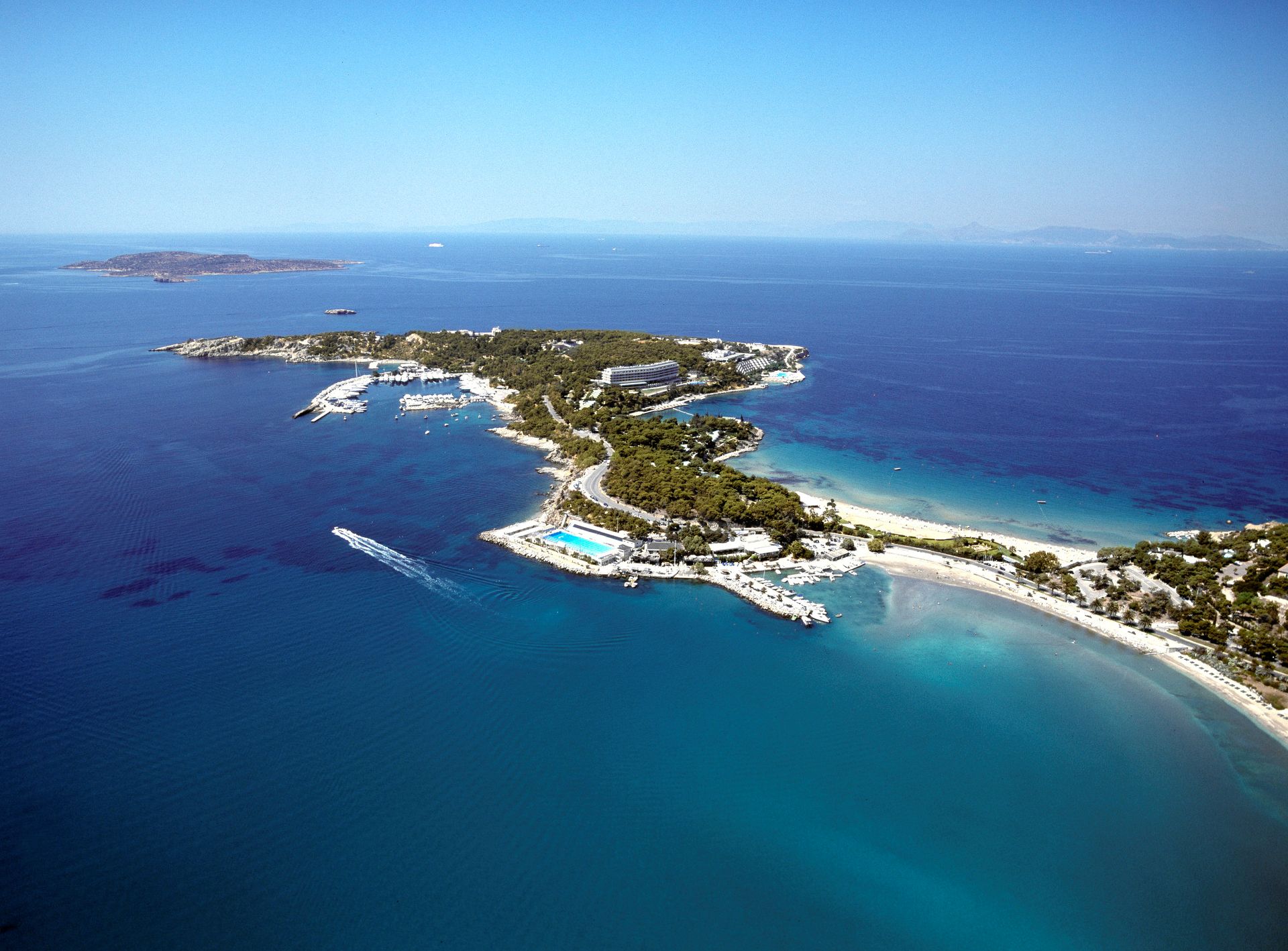 big-bang-πολυτελών-κατοικιών-στην-αττική-562006414