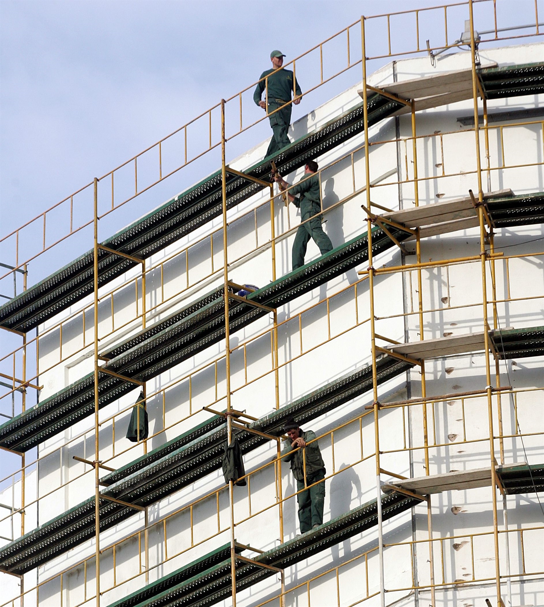 παρατείνεται-η-αναστολή-φπα-24-στα-ακίνη-562015063