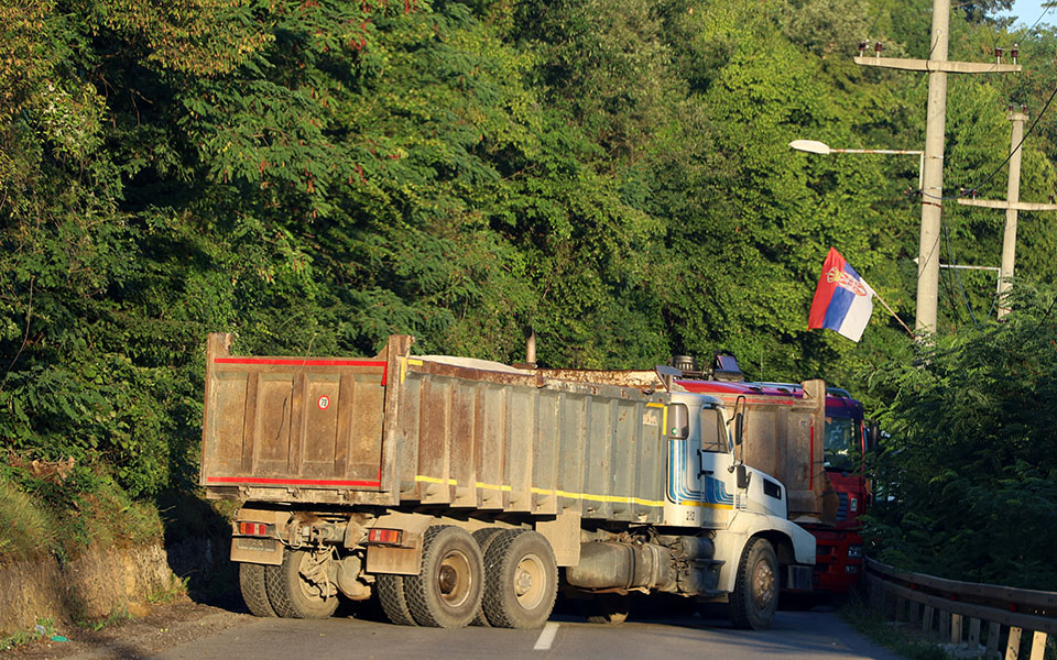 ηρεμία-στο-κόσοβο-απομακρύνονται-τα-ο-561982342