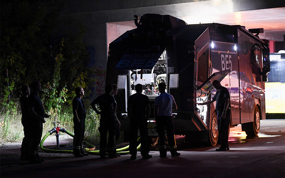 βερολίνο-εξακολουθεί-να-μαίνεται-ανε-561987217