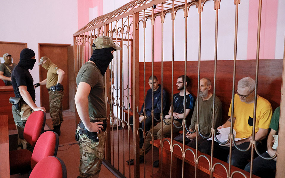 Ουκρανία: Πέντε ξένοι δικάζονται για «μισθοφορική δράση» από τους αυτονομιστές του Ντονέτσκ-1