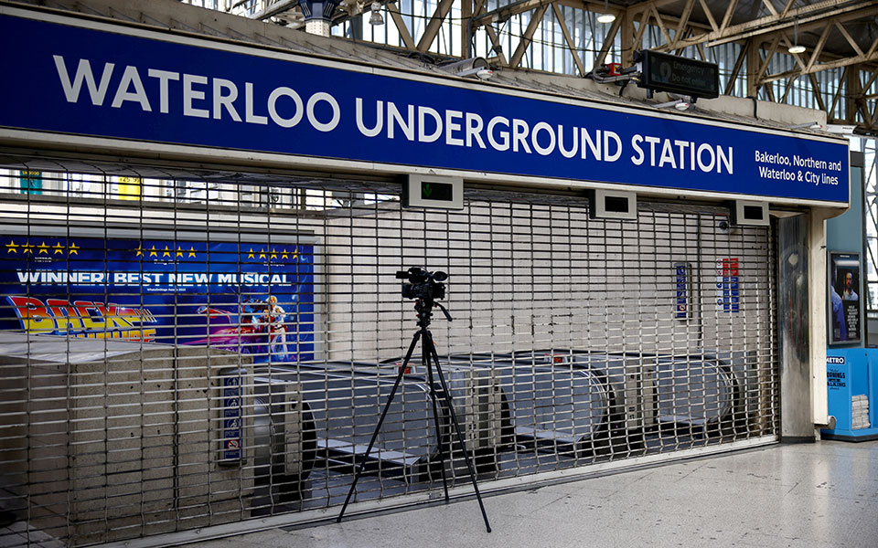 βρετανία-απεργίες-σε-λιμάνια-τρένα-τα-562004677