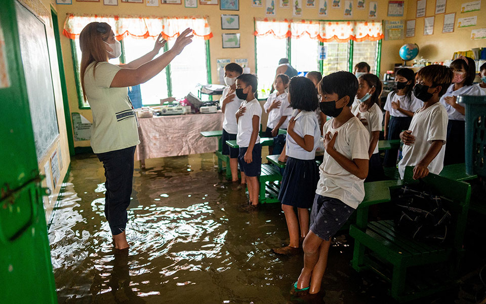 Φιλιππίνες: Τουλάχιστον τρεις νεκροί από τον τροπικό κυκλώνα Μα-ον-1