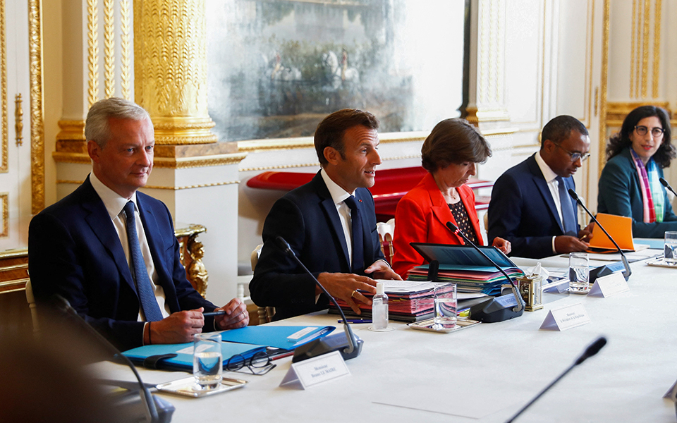 o-mακρόν-προειδοποιεί-τους-γάλλους-τελε-562011049