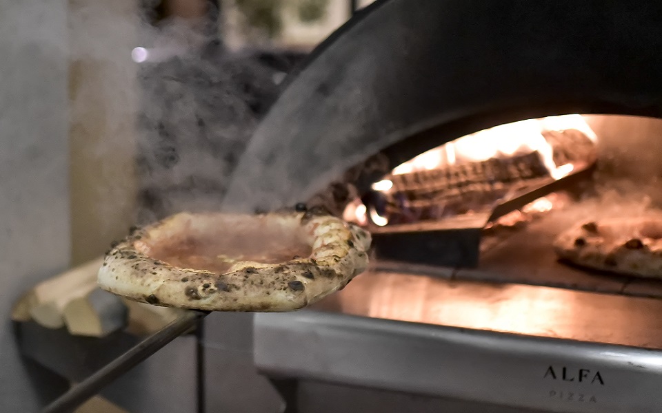 ααδε-πιτσαρία-στην-αργυρούπολη-είχε-α-561991333