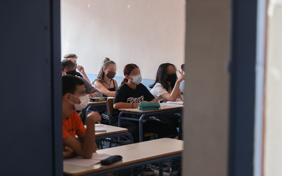 συνεδριάζει-η-επιτροπή-για-το-άνοιγμα-562018678