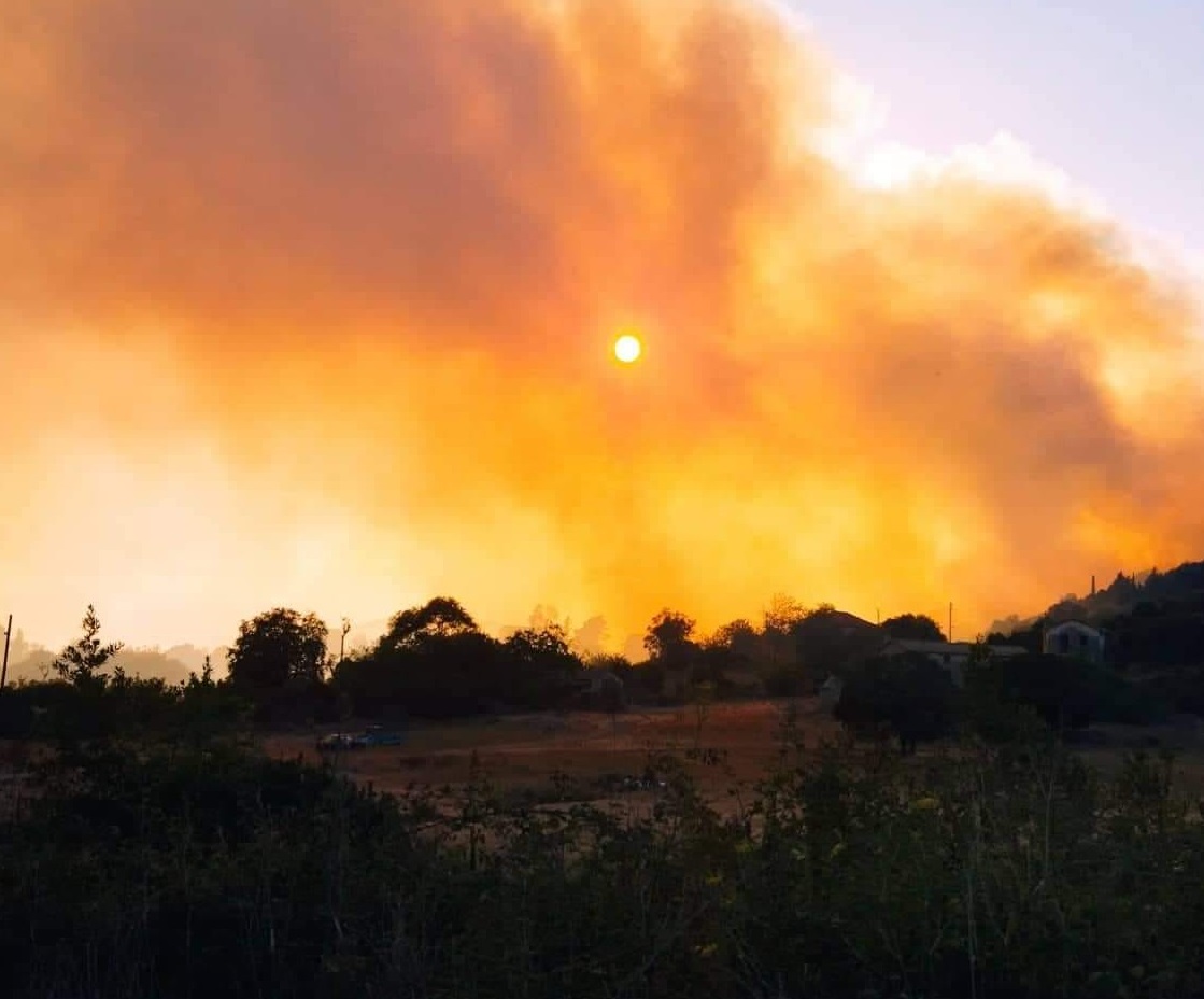 Φωτιά τώρα στην Κέρκυρα – Μήνυμα του 112 για εκκένωση οικισμού-1