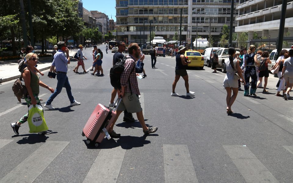 Δεκαπενταύγουστος στην Αθήνα και στα νησιά – Το μεγάλο comeback του ελληνικού τουρισμού-2