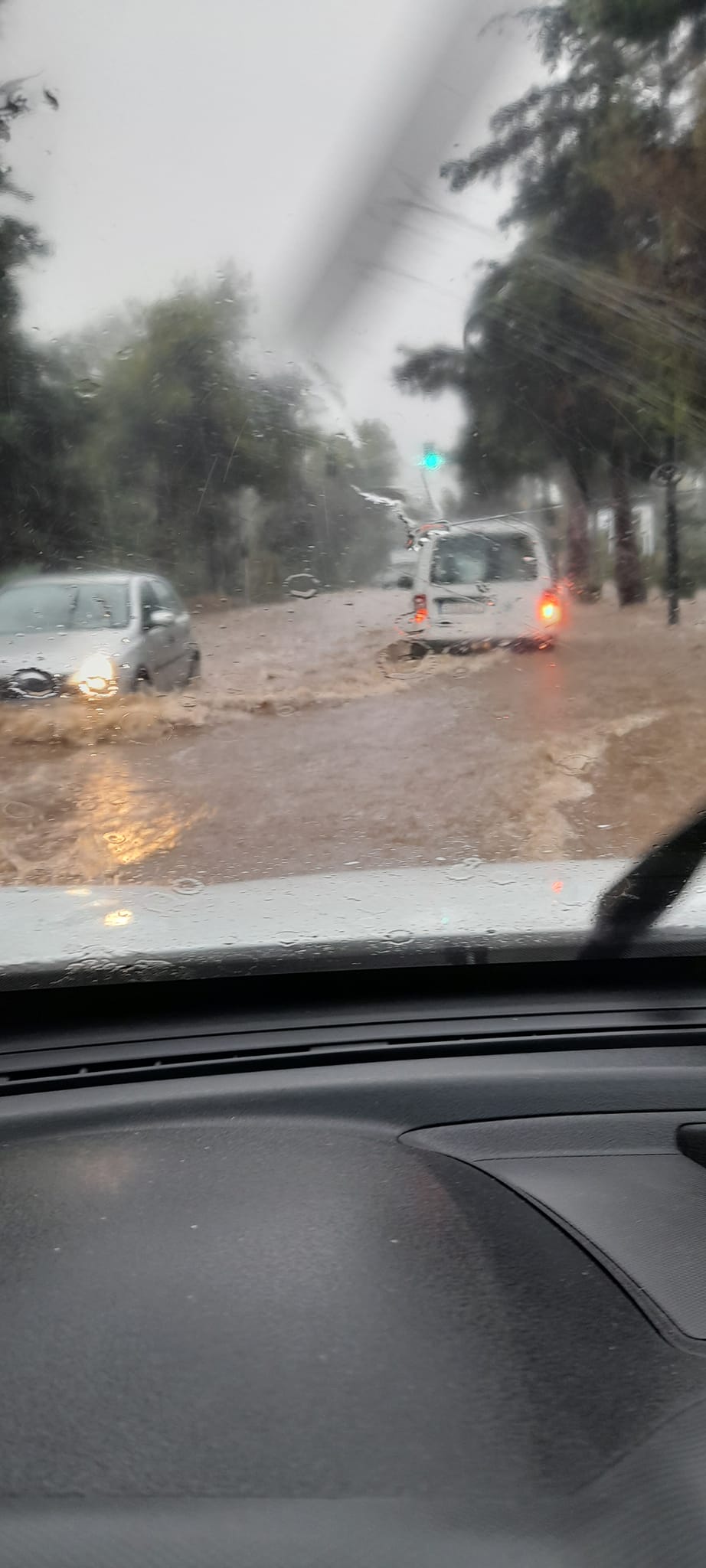 Συνεχίζεται και αύριο η κακοκαιρία – Πού αναμένονται έντονα φαινόμενα-2