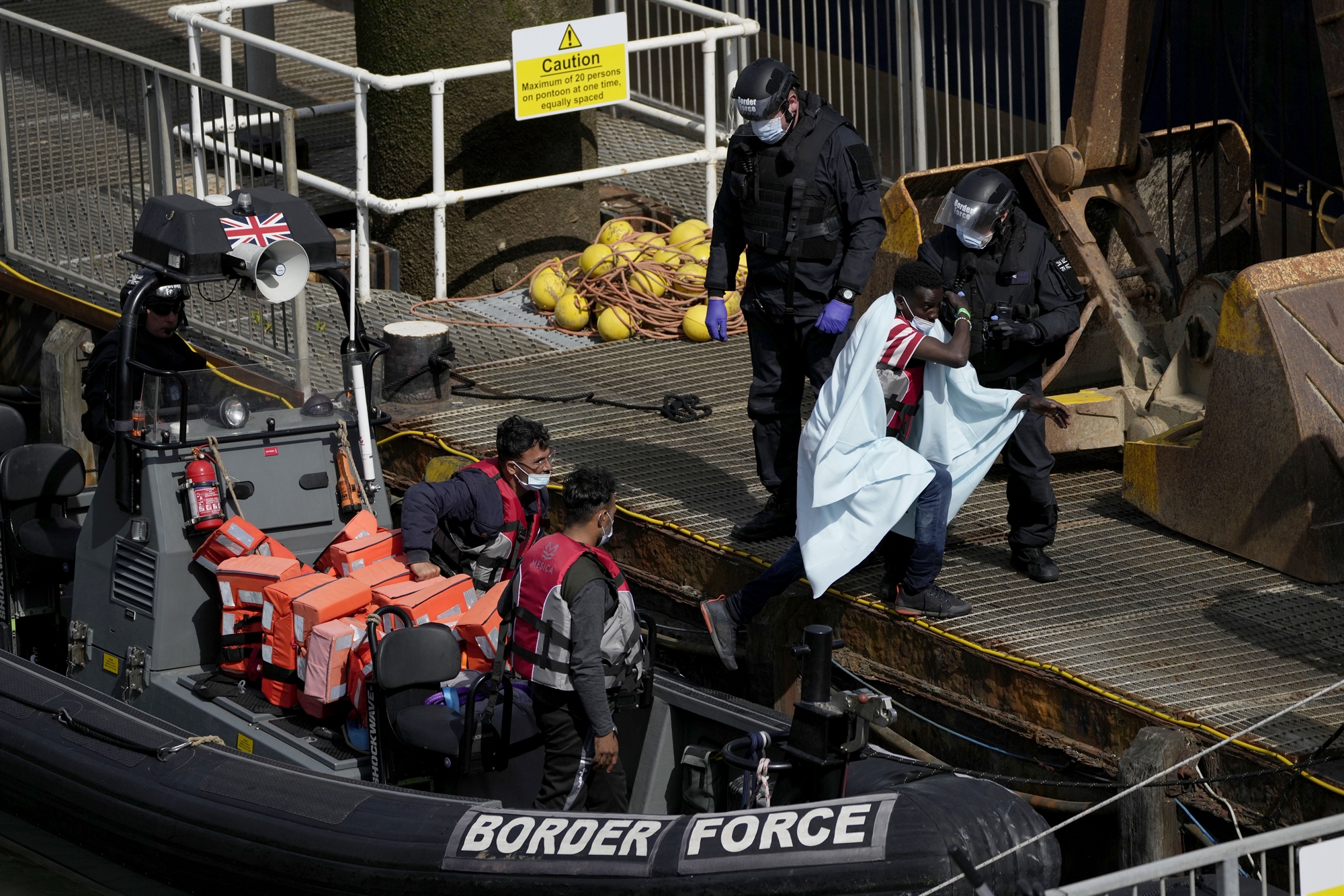 όχι-βρετανού-διπλωμάτη-σε-μεταγωγέ-562002760