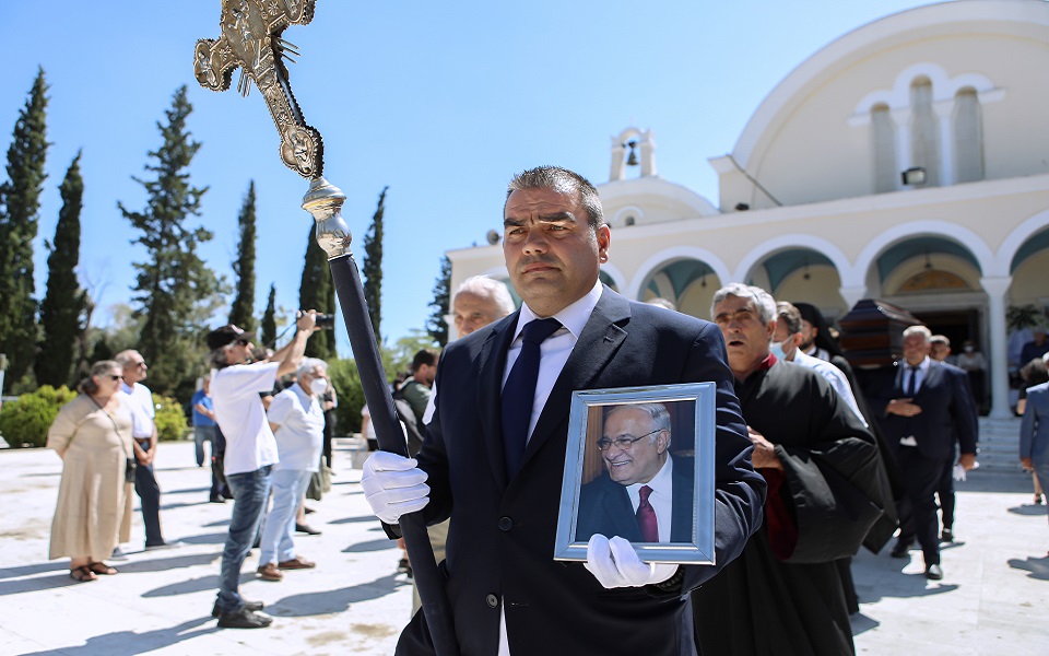 διονύσης-σιμόπουλος-πλήθος-κόσμου-στ-561993202